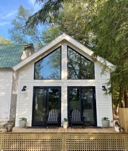 NEWLY REFURBISHED LAKE FRONT COTTAGES