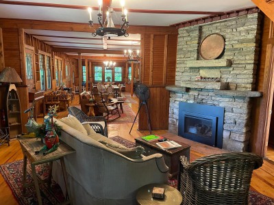 RUSTIC, CHARMING, SPACIOUS, CLASSIC ADK LODGE