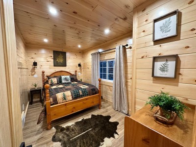 VILLAGE COTTAGES IN OLD FORGE, NY
