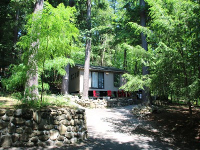 MODERN LAKESIDE CABIN - 2 KAYAKS, 2 SUPS