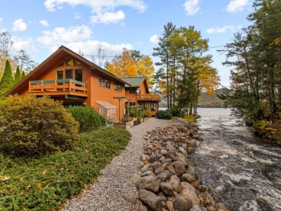 SHALLOW WATERS - DOCK SPACE INCLUDED-PRIVATE HOME!