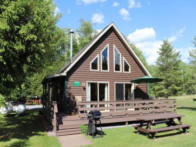 BEAUTIFUL LODGE ON FOURTH LAKE