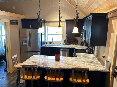 RECENTLY RENOVATED PRIVATE SETTING, IN TOWN