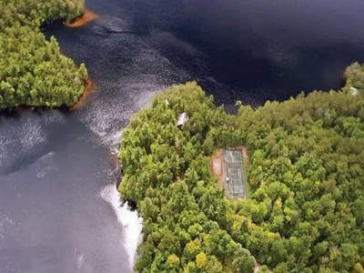 SPECTACULAR SEVEN KEYS CAMP ON PRISTINE LOON LAKE