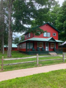 CAMP FREDDY - A PEACEFUL MOOSE RIVER RETREAT