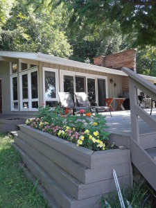 LAKEFRONT CABIN