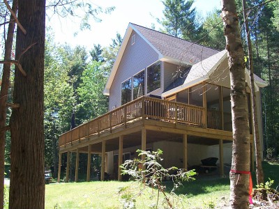 STUNNING SCHROON LAKE CHALET WITH LAKE RIGHTS