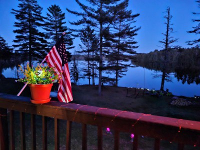 SECLUDED LAKE FRONT CABIN ON BEAUTIFUL LAKE CLEAR