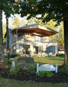 LAKE FRONT VACATION HOME