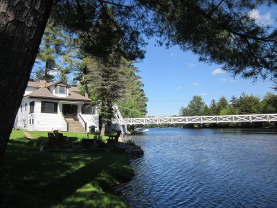 BEAUTIFUL CAMP ON THE RIVER