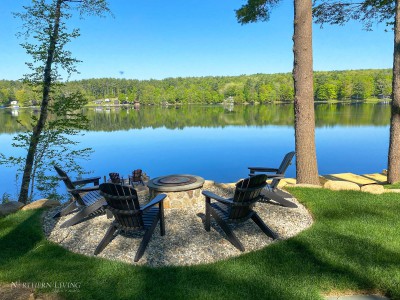 LAKEFRONT, LARGE DOCK, GAMEROOM AND HOT TUB