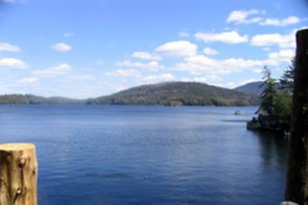 View from the balcony to the lake
