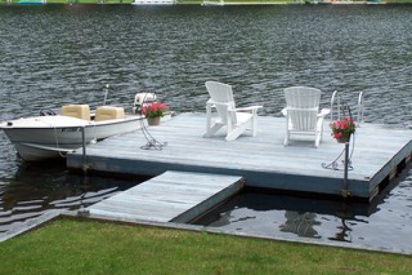 private dock, pontoon boat available to rent
