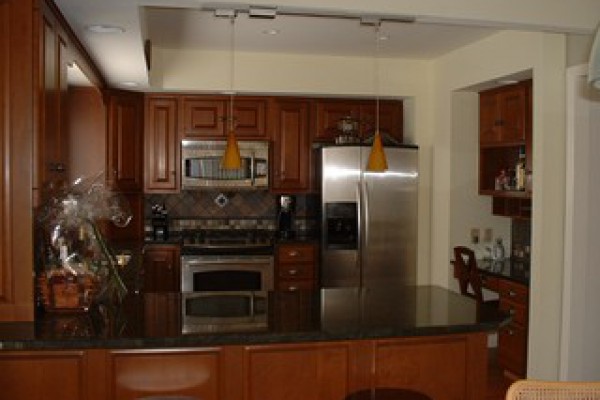 Large Modern Kitchen
