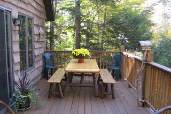 Very large deck -  outdoor dining