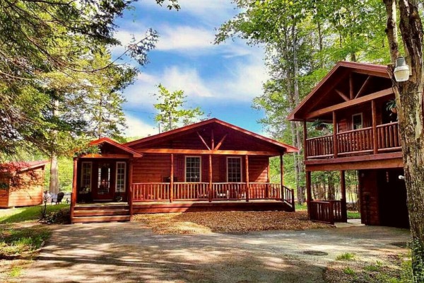 Main Cabin with Bunk House above parking