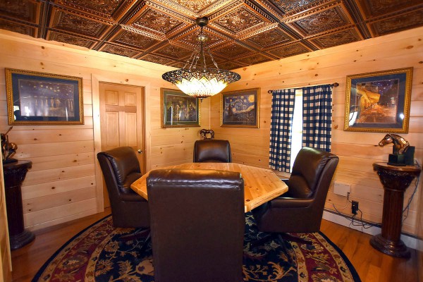 Comfortable Dining Room