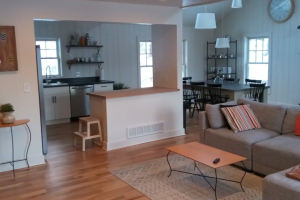 MAIN LIVING AREA VAULTED CEILINGS AND NATURAL LIGHT