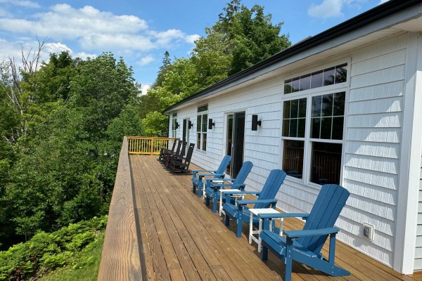 Large wrap around deck 