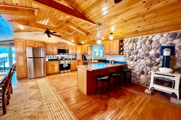 Large, fully equipped kitchen