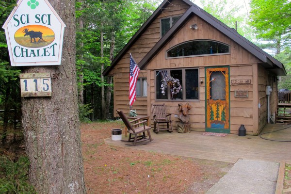 Charming three bedroom Chalet on the Moose River