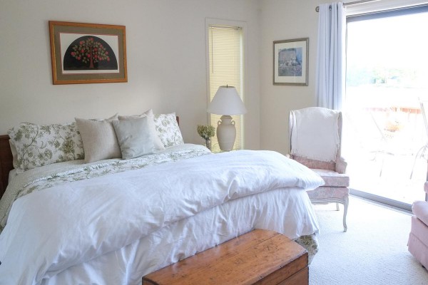 Master Bedroom with ensuite bathroom and closet 