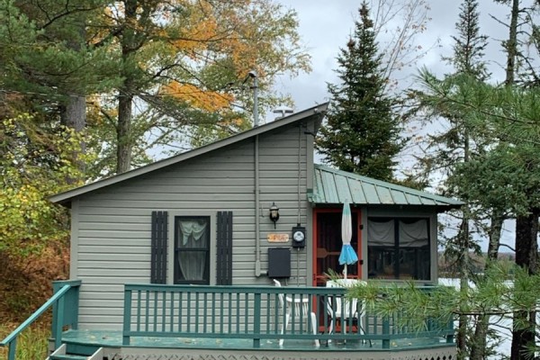 Smaller cabin, Pine, on the lake.