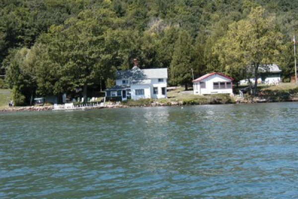 Enjoy your vacation on beautiful Lake George!