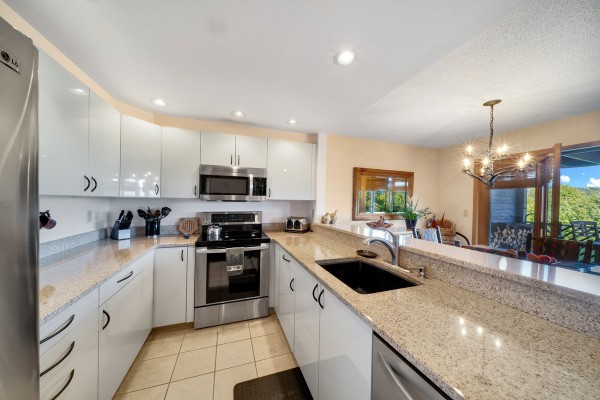 Our very open kitchen, with nice views when cooking!