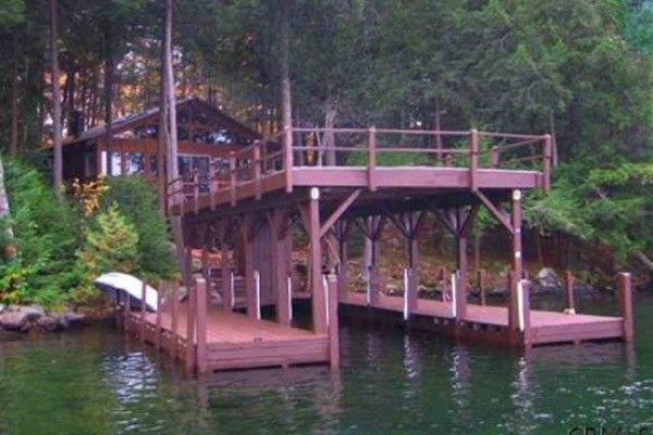 Redwood Log Cabin, 3 Boat dock and Sun deck