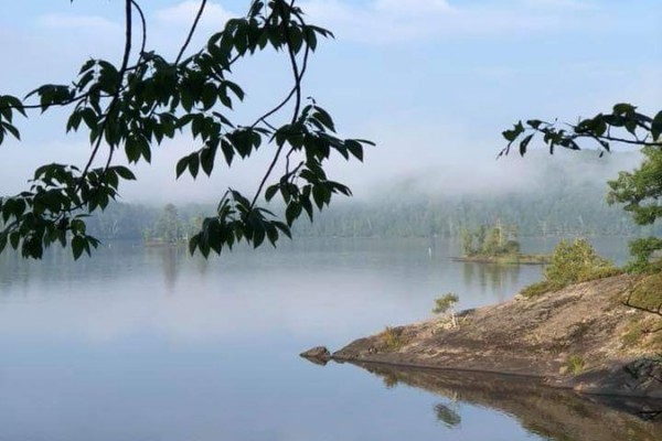 Chickadee Cottage features a breathtaking lake view