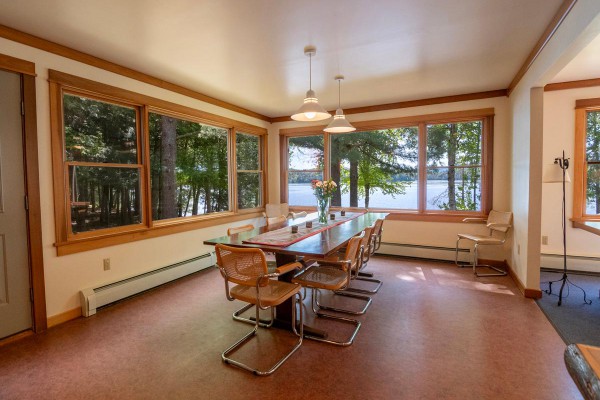 Lakefront dining