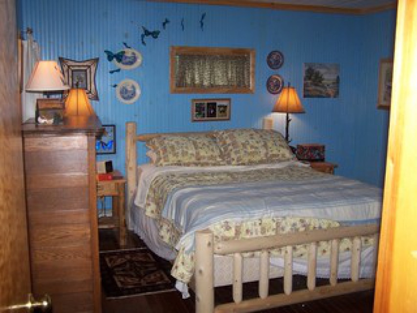 Queen size bed, master bedroom.
