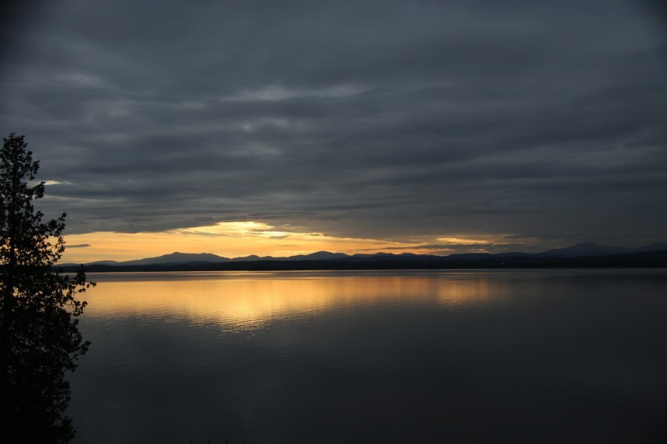 Beutiful sunset views over the lake