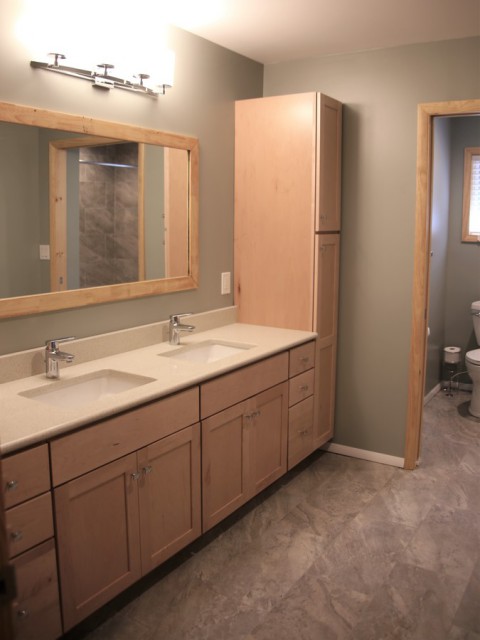 Master Bathroom #2 with tub shower between MBR #2 & #3