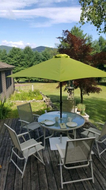 West facing deck. Watch the sunset & grill dinner.