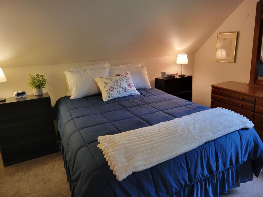 2nd floor Queen bedroom w/ AC.