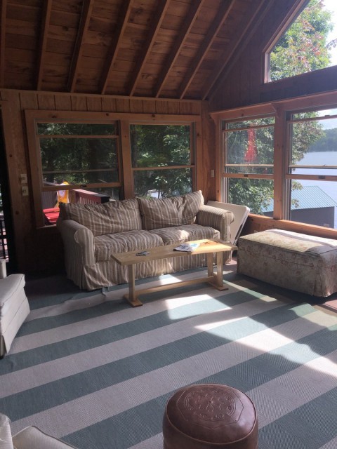 Screen porch - 3 season, lakefront, lots of seating