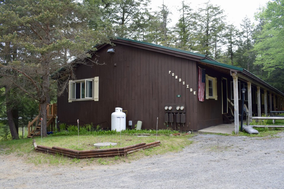Pondside Cottages