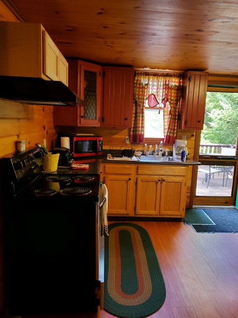 Eat-in Kitchen UPSTAIRS