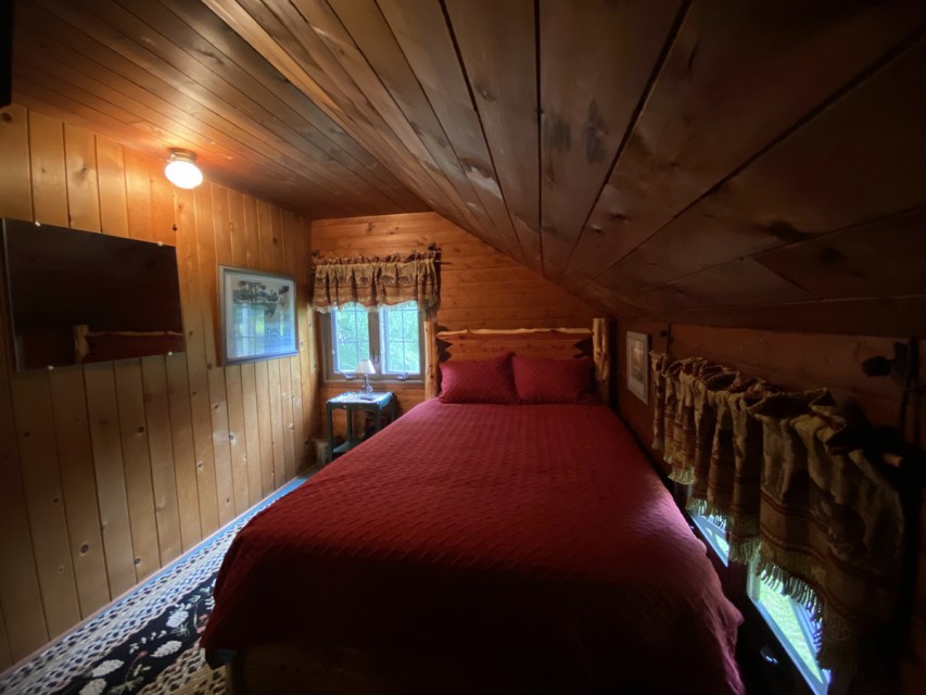 Bedroom 2 - Queen bed with walk in closet