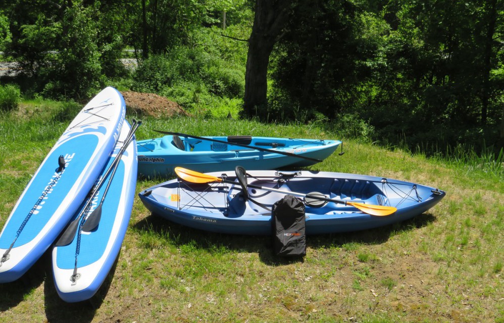 2 KAYAKS AND 2 PADDLE BOARDS 
