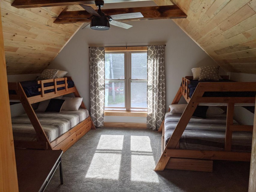 bunk room with twin over full beds