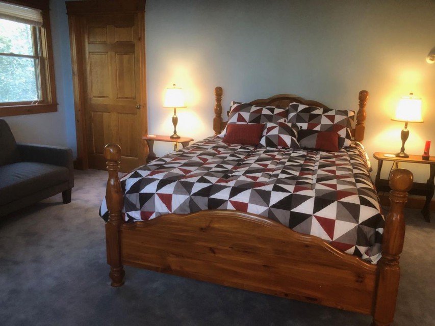 Upstairs Bedroom with Queen Bed & Futon