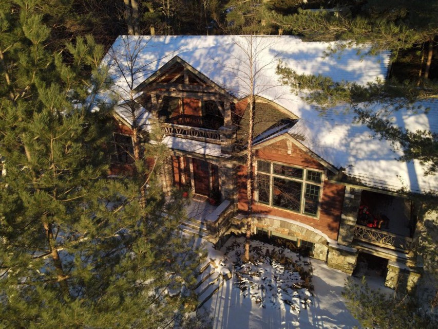 Welcome! Lake View Chalet with walk to town location