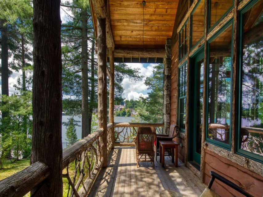 1 of 5 furnished exterior areas.