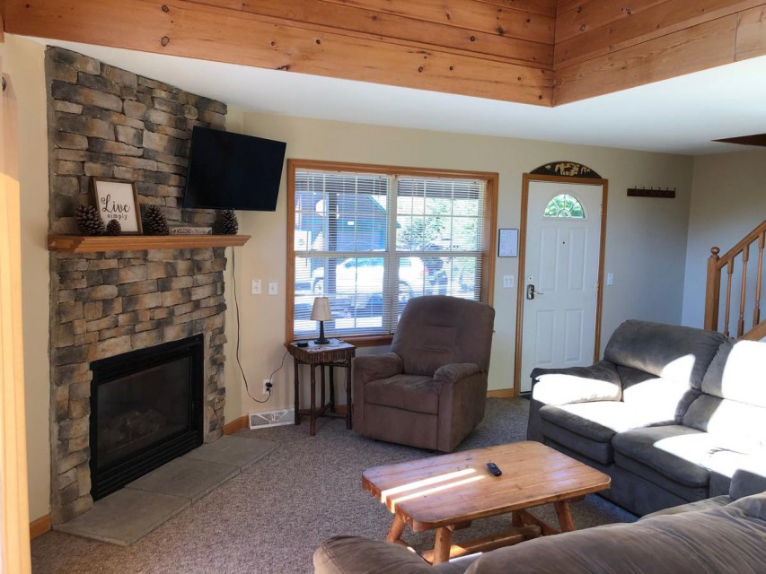 Living Room w/ fireplace 