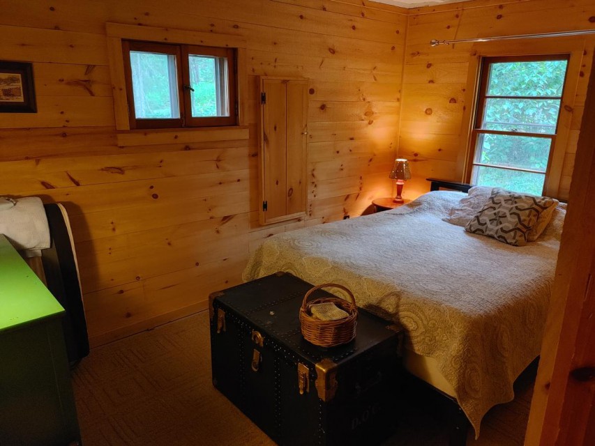 Bedroom 1: Queen Bed plus a cot for small children