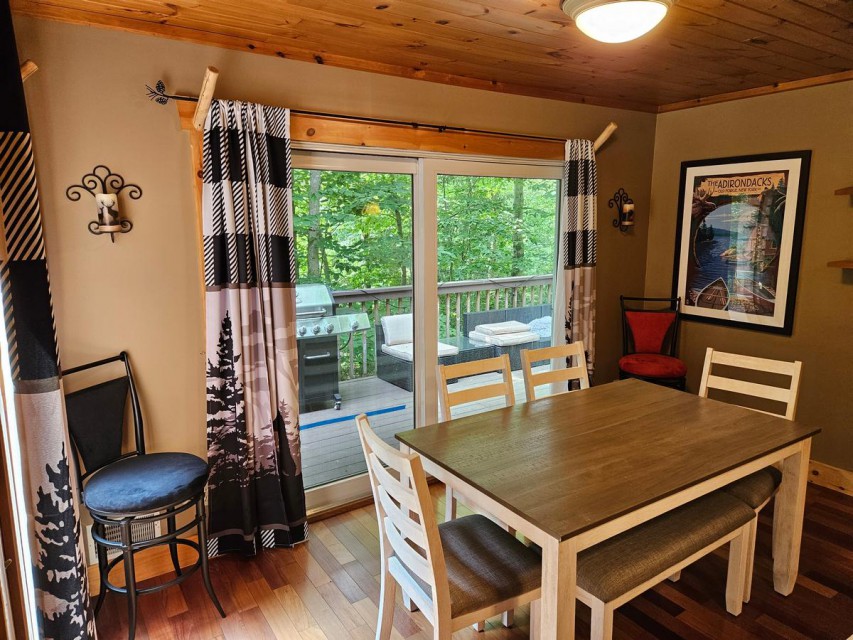 main floor dining area