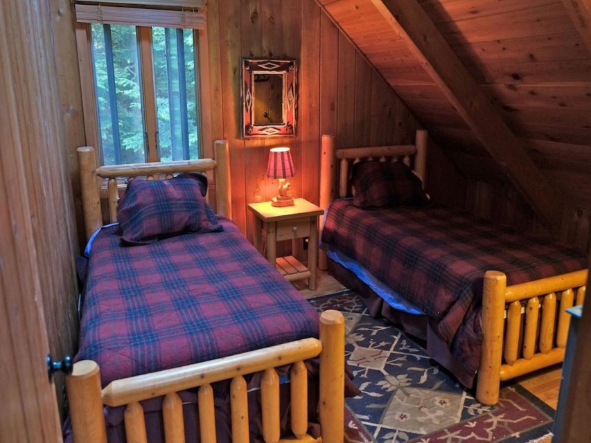 2nd floor south twin bedroom